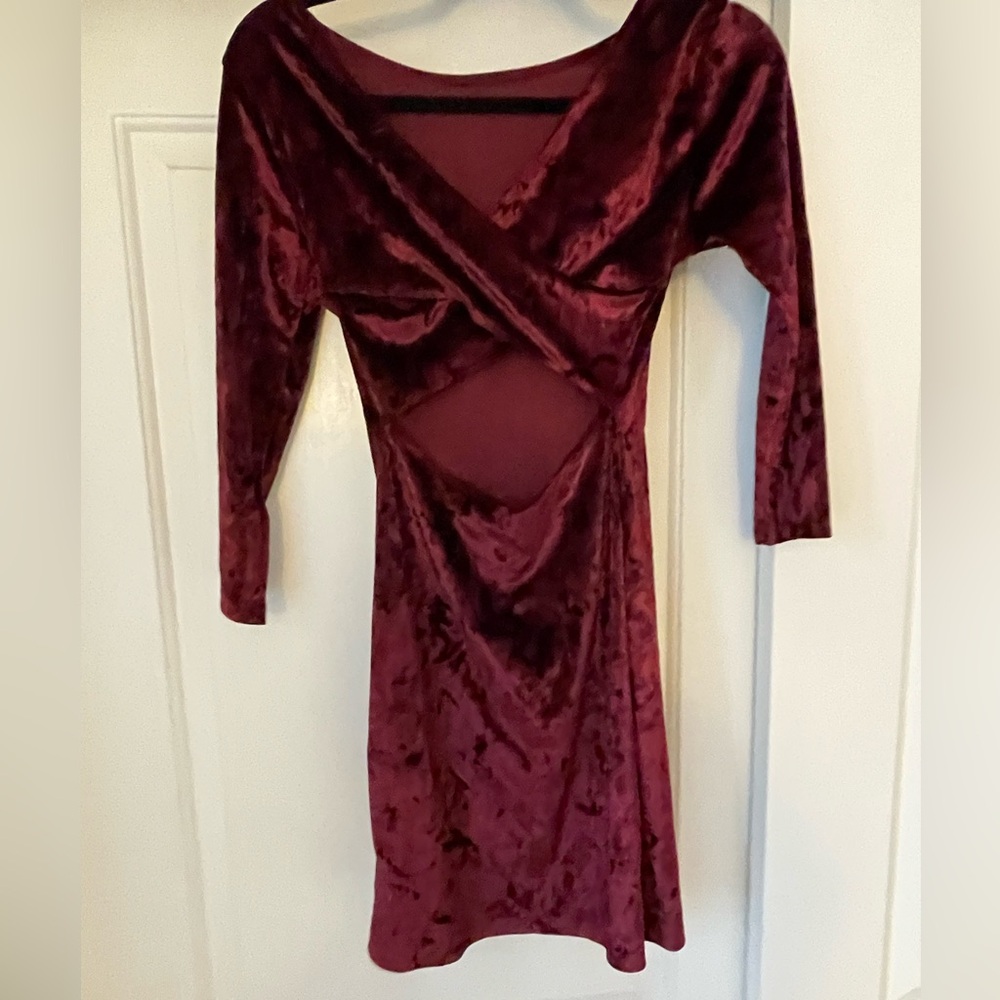 Unedited XS burgundy crushed velvet body con dress cut out back